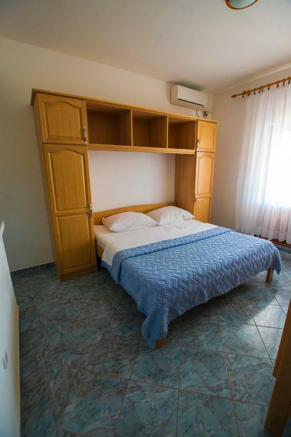 Apartmani Vesna Starigrad Paklenica Exterior photo